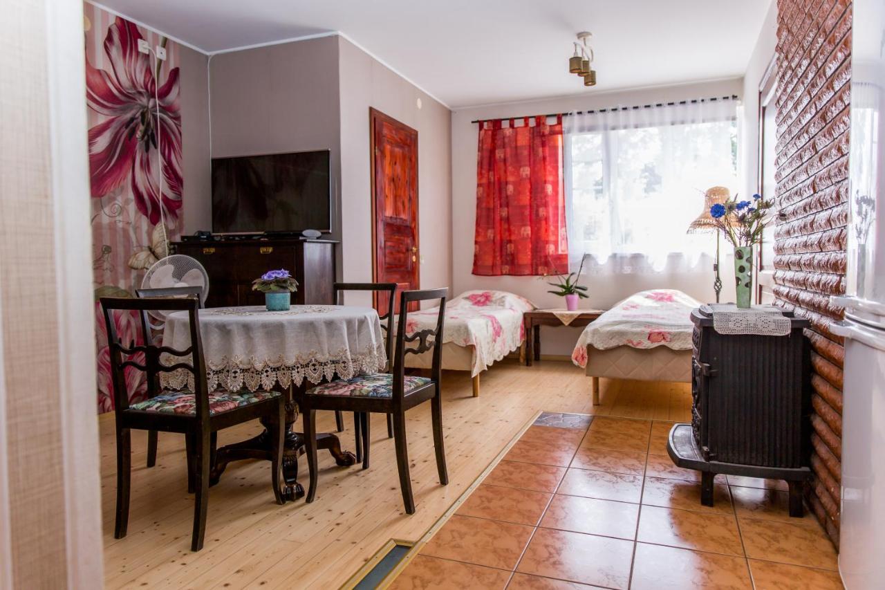 Papli 2 Accommodation Pärnu Esterno foto